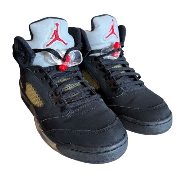 RARE Jordan Retro 5 Black Metallic Colorway - 2006 Release - Size 5.5 Youth - Picture 1 of 7